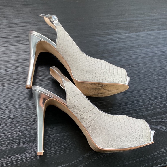 Guess hidden platform heel. - Picture 6 of 6